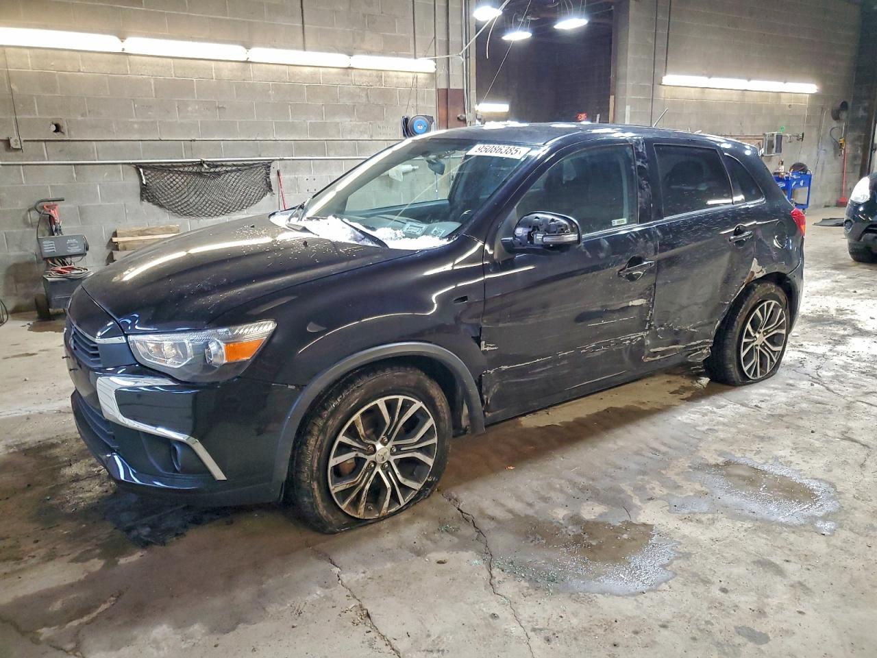 2016 Mitsubishi Outlander ES, VIN JA4AP3AUXGZ025121 — Side