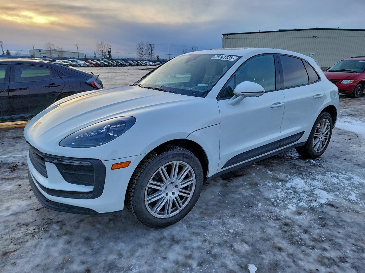 2022 Porsche Macan, VIN WP1AA2A50NLB11062 — Side