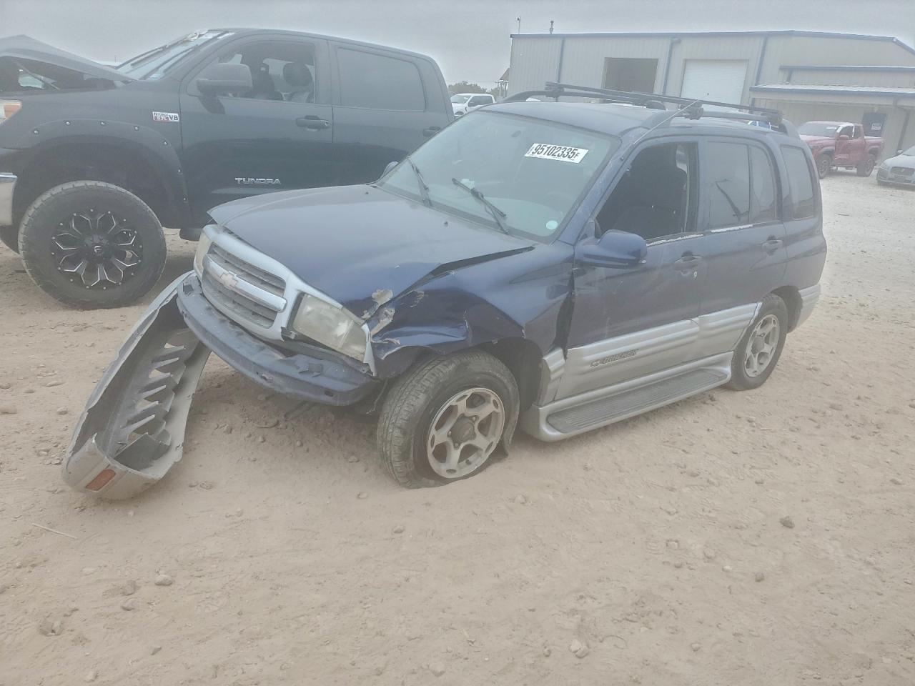 2001 Chevrolet Tracker LT, VIN 2CNBJ634716915908 — Перед