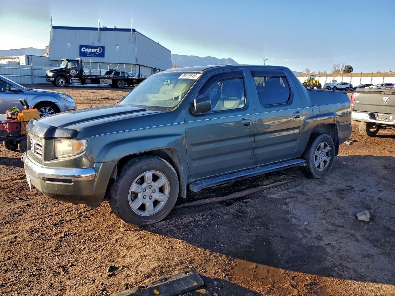 2006 Honda Ridgeline RTS, VIN 2HJYK16486H502008 — Front end