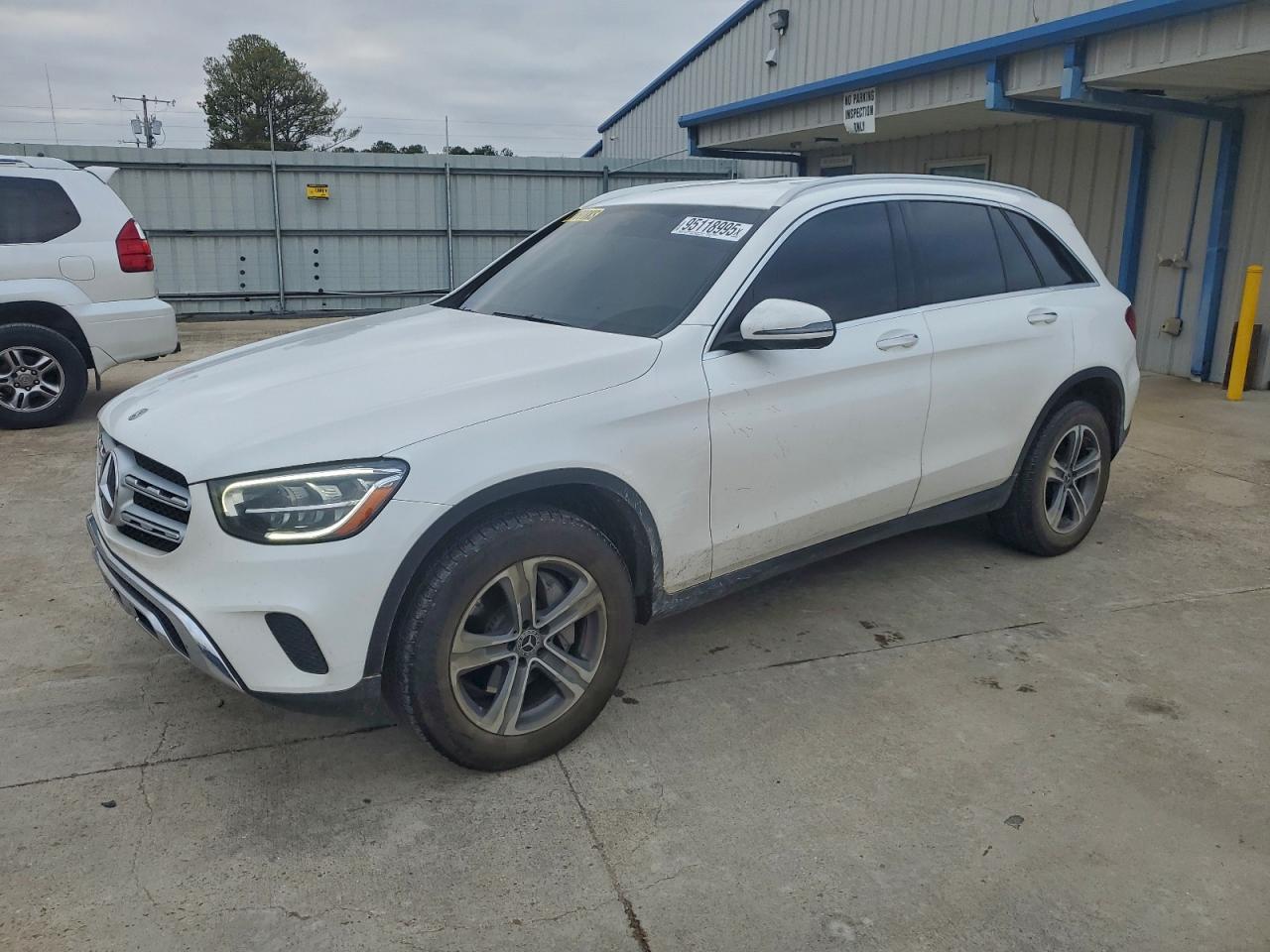 2020 Mercedes-Benz GLC 300, VIN W1N0G8DB2LF806356 — Minor dents and scratches