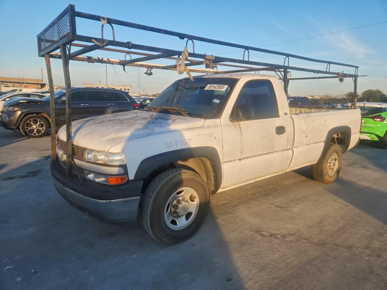 2002 Chevrolet Silverado 2500 Work Truck, VIN 1GCGC24U82Z272101 — Normal wear
