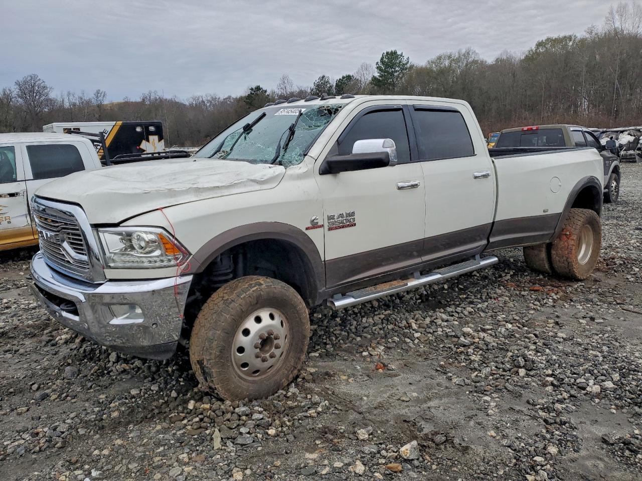 2017 Ram 3500 Laramie, VIN 3C63RRJL3HG785726 — Крыша