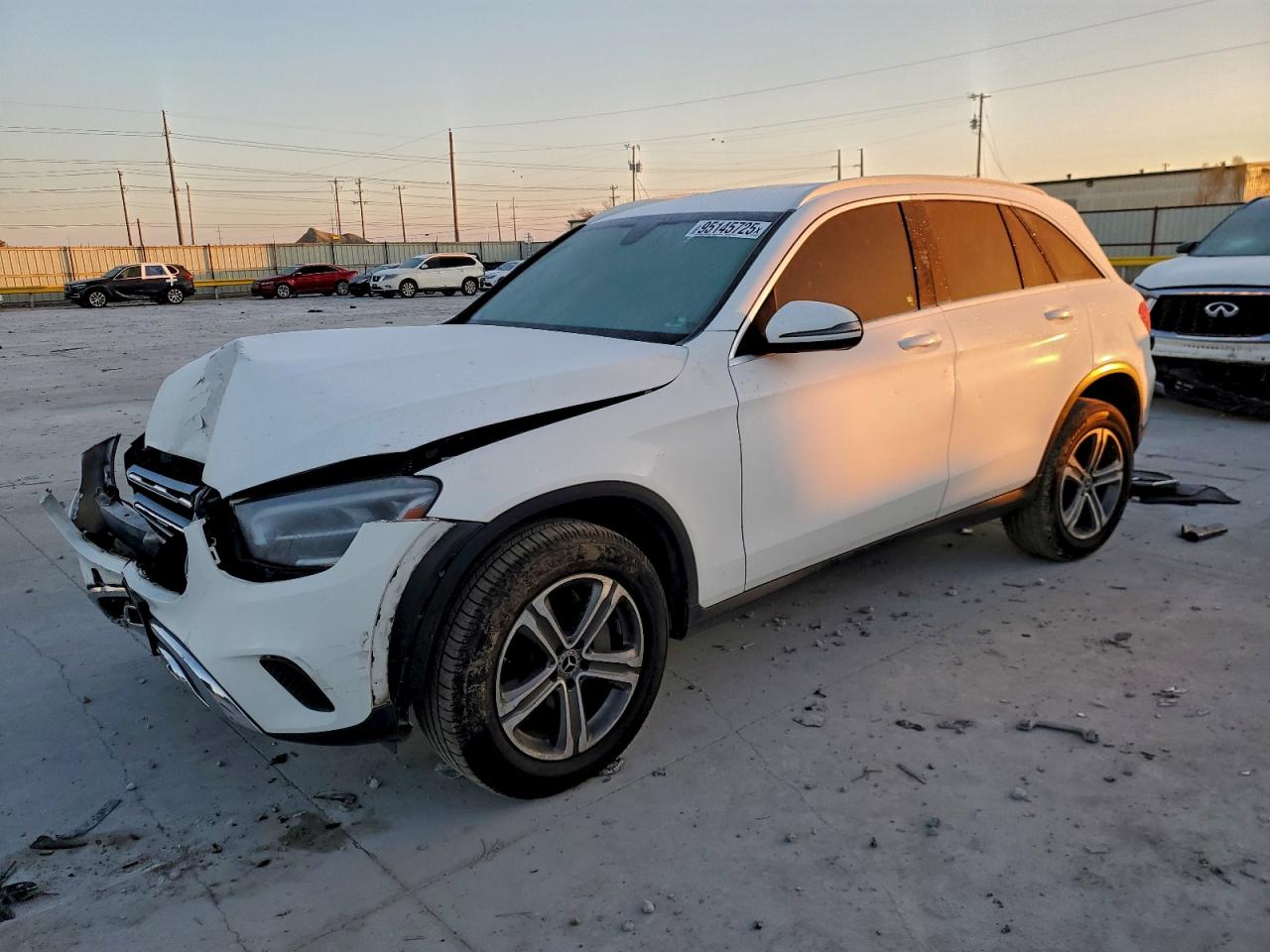 2020 Mercedes-Benz GLC 300, VIN WDC0G8DB3LF713430 — Front end