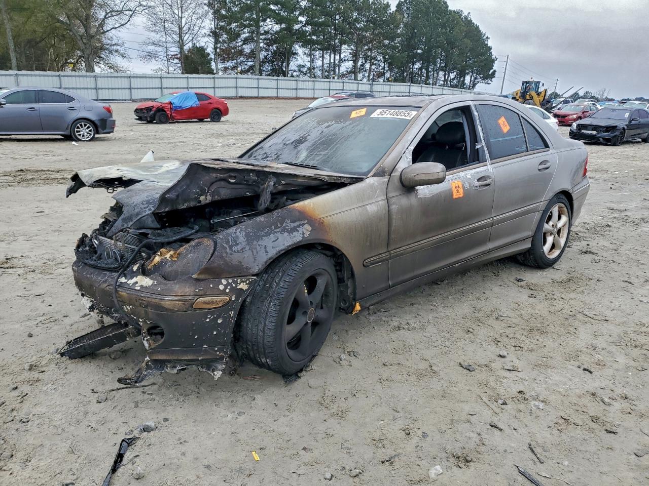 2004 Mercedes-Benz C 230 Kompressor, VIN WDBRF40J04A589801 — Engine fire