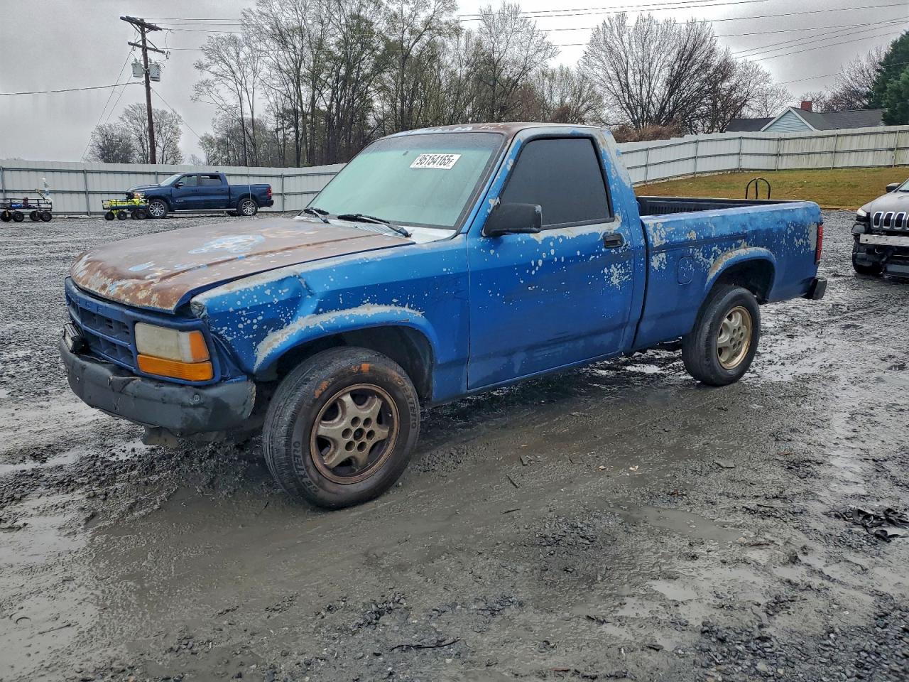 1992 Dodge Dakota S, VIN 1B7FL26XXNS690482 — Перед