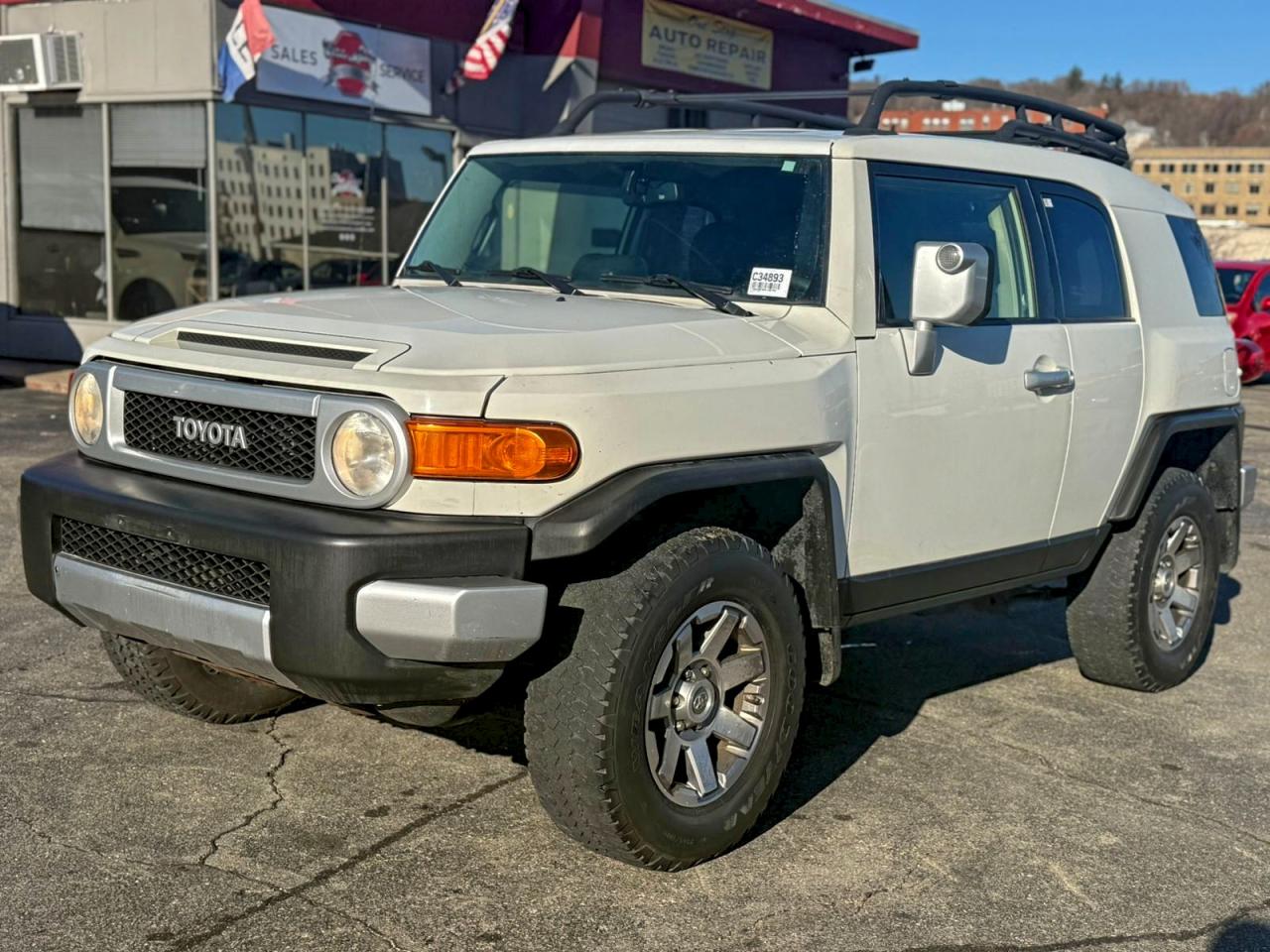 2014 Toyota FJ Cruiser, VIN JTEBU4BF6EK186740 — Minor dents and scratches