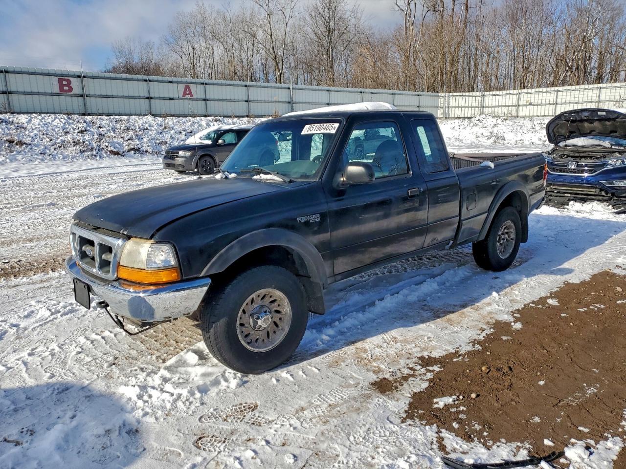 1999 Ford Ranger XLT, VIN 1FTZR15X3XPB42496 — Auction photo 1 of 4
