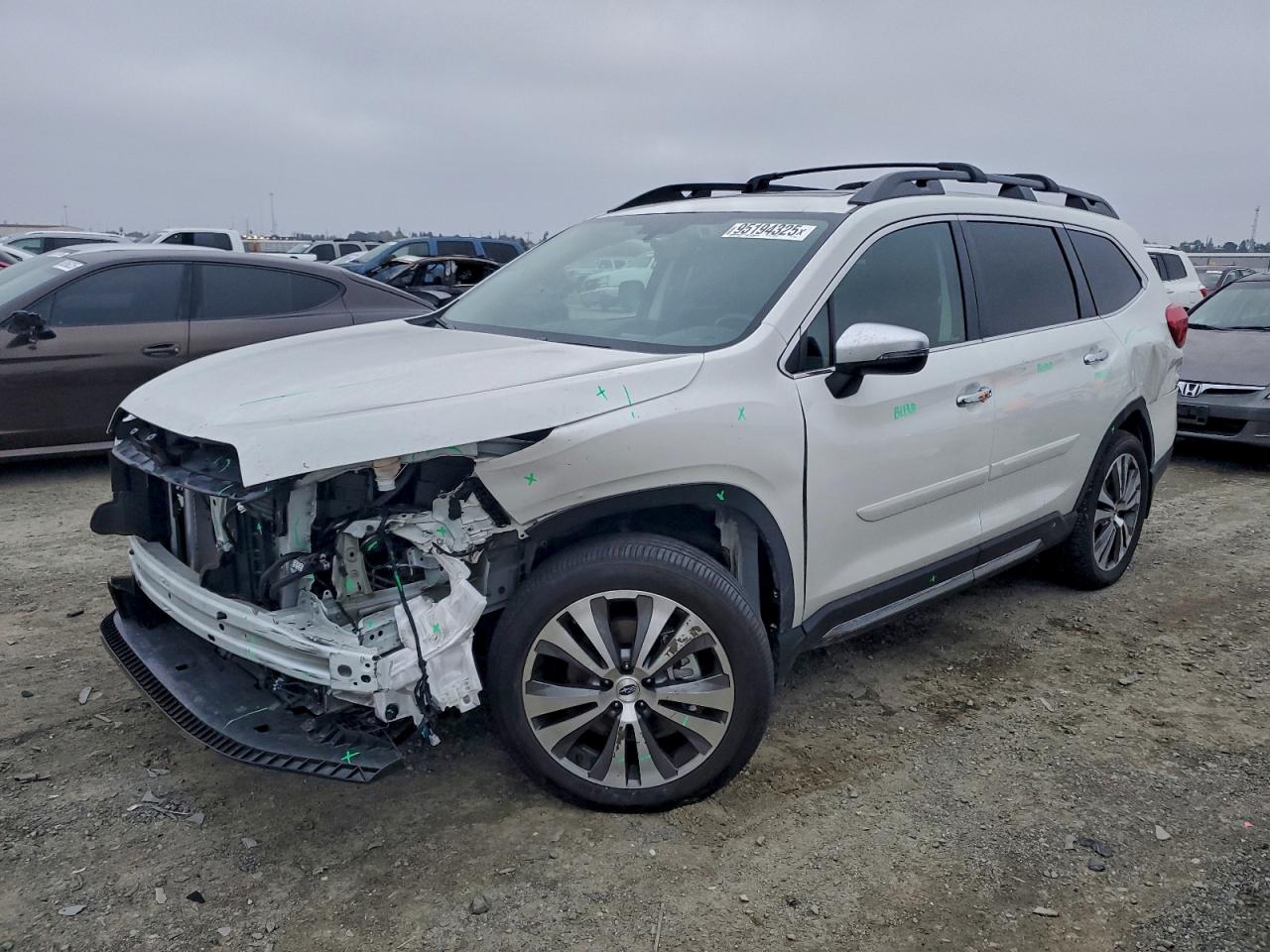 2020 Subaru Ascent Touring, VIN 4S4WMARD6L3458537 — Front end