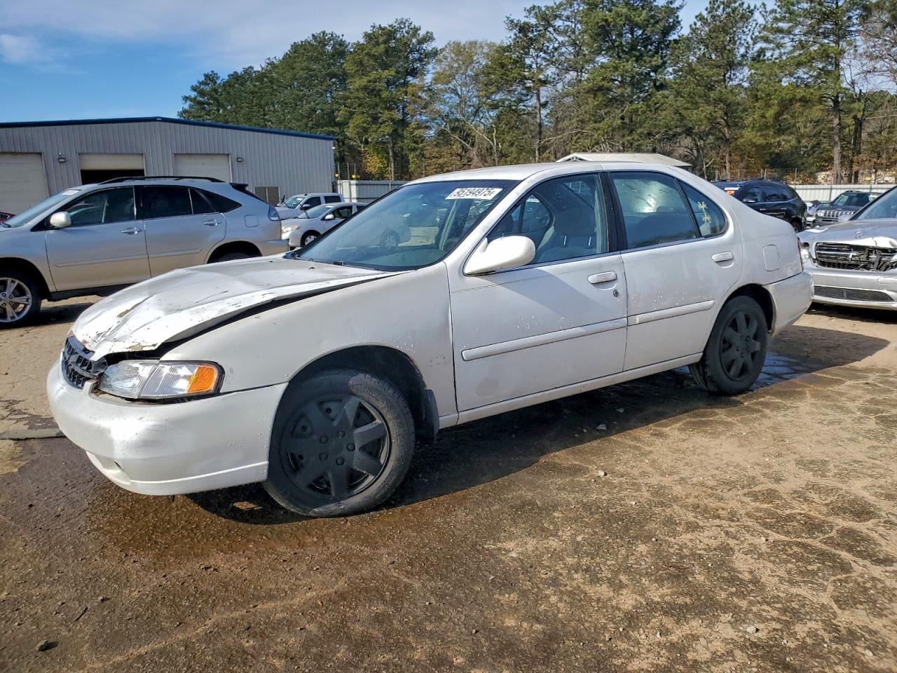 1999 Nissan Altima XE, VIN 1N4DL01D3XC225571 — Rear end