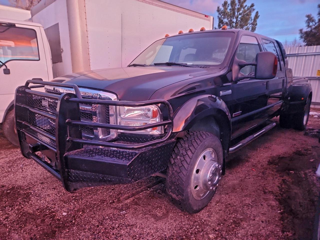 2006 Ford F-550, VIN 1FDAW57P06EB89811 — Перед