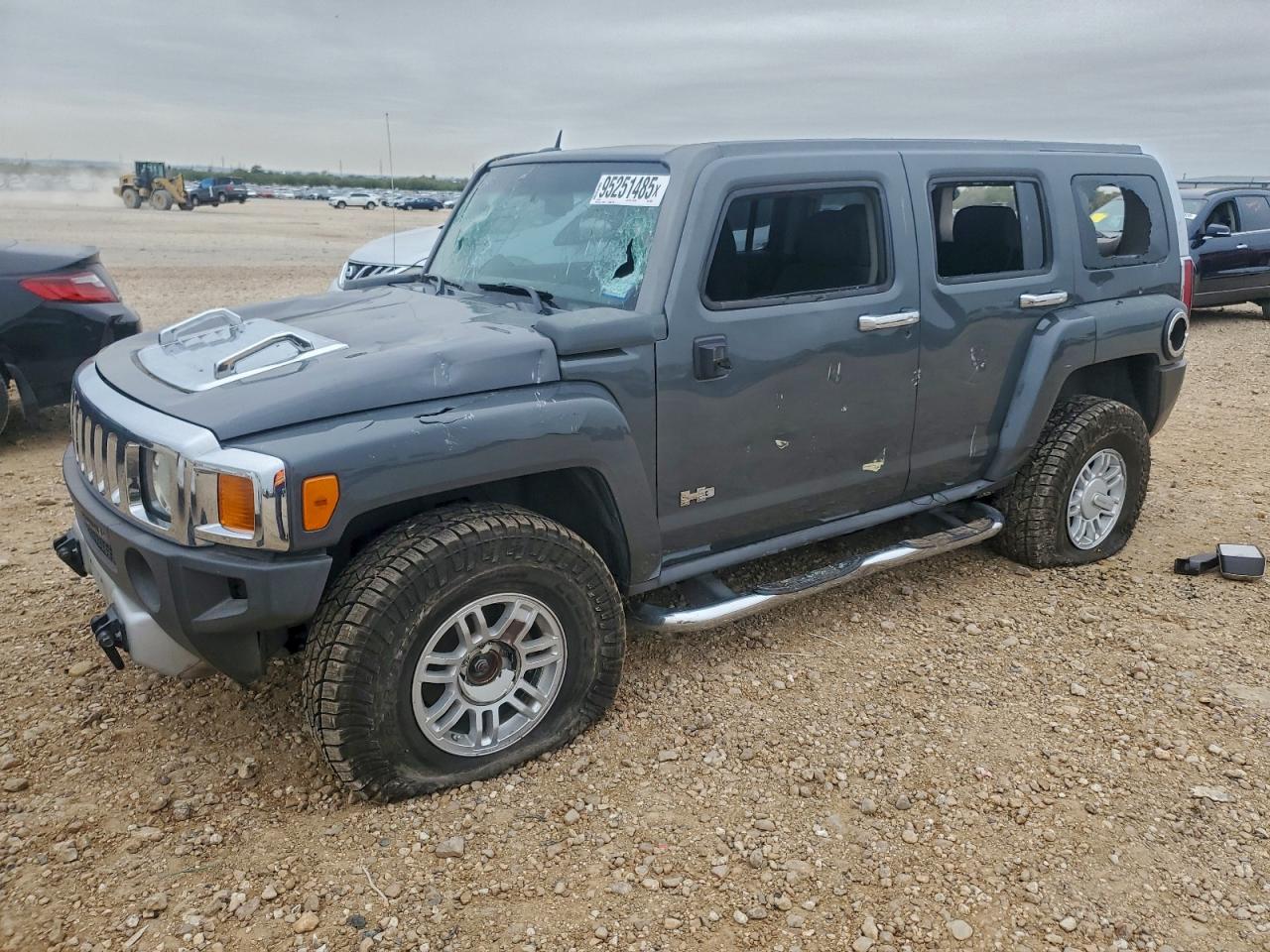 2008 Hummer H3 Luxury, VIN 5GTEN13E288166207 — Vandalism