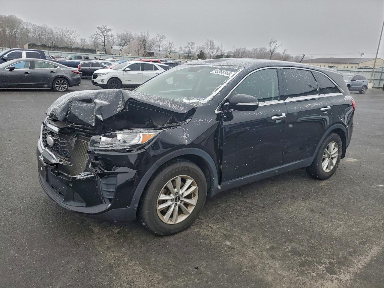 2019 Kia Sorento LX, VIN 5XYPG4A32KG564773 — Front end