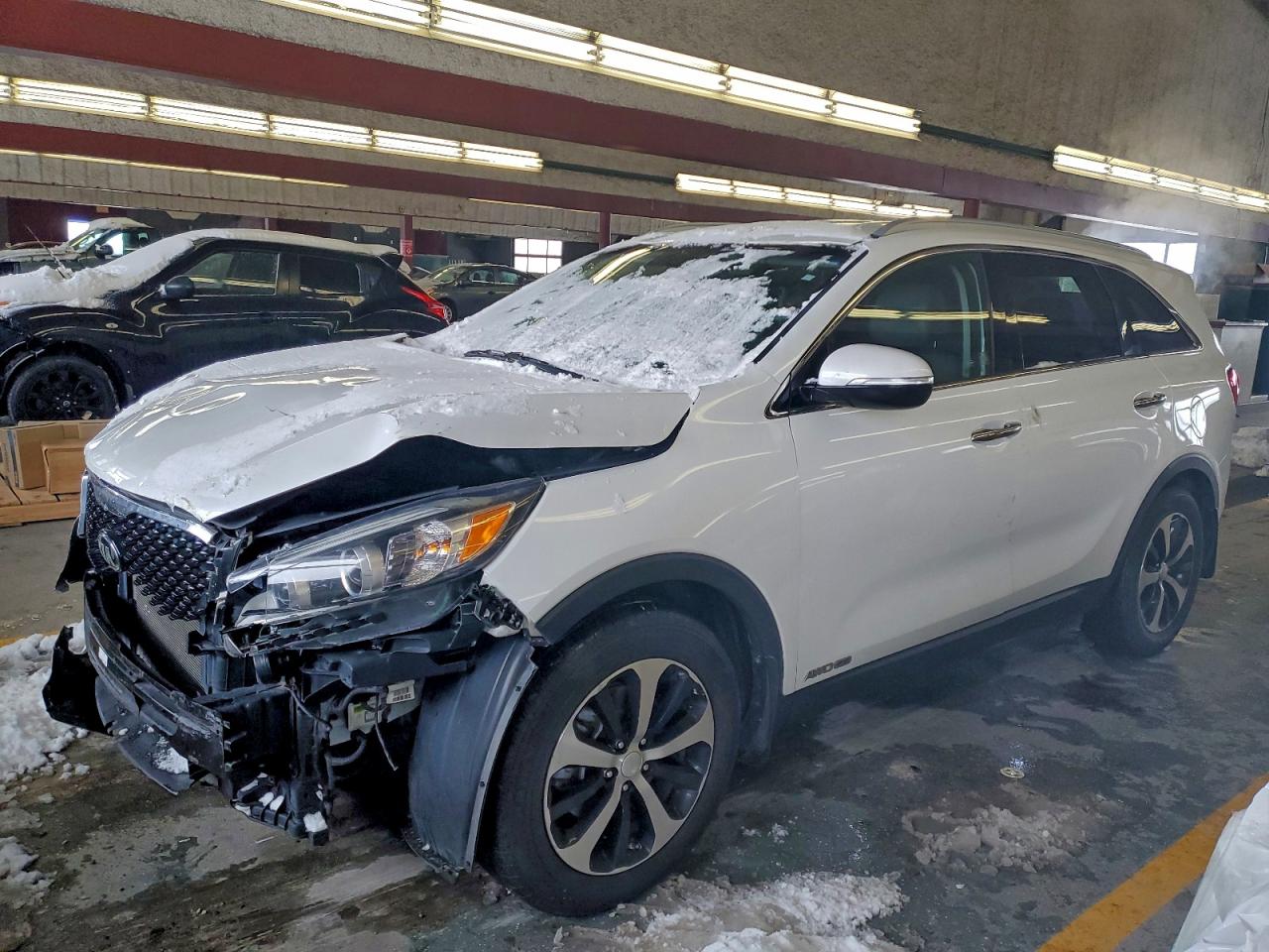 2016 Kia Sorento EX, VIN 5XYPHDA51GG098744 — Front end