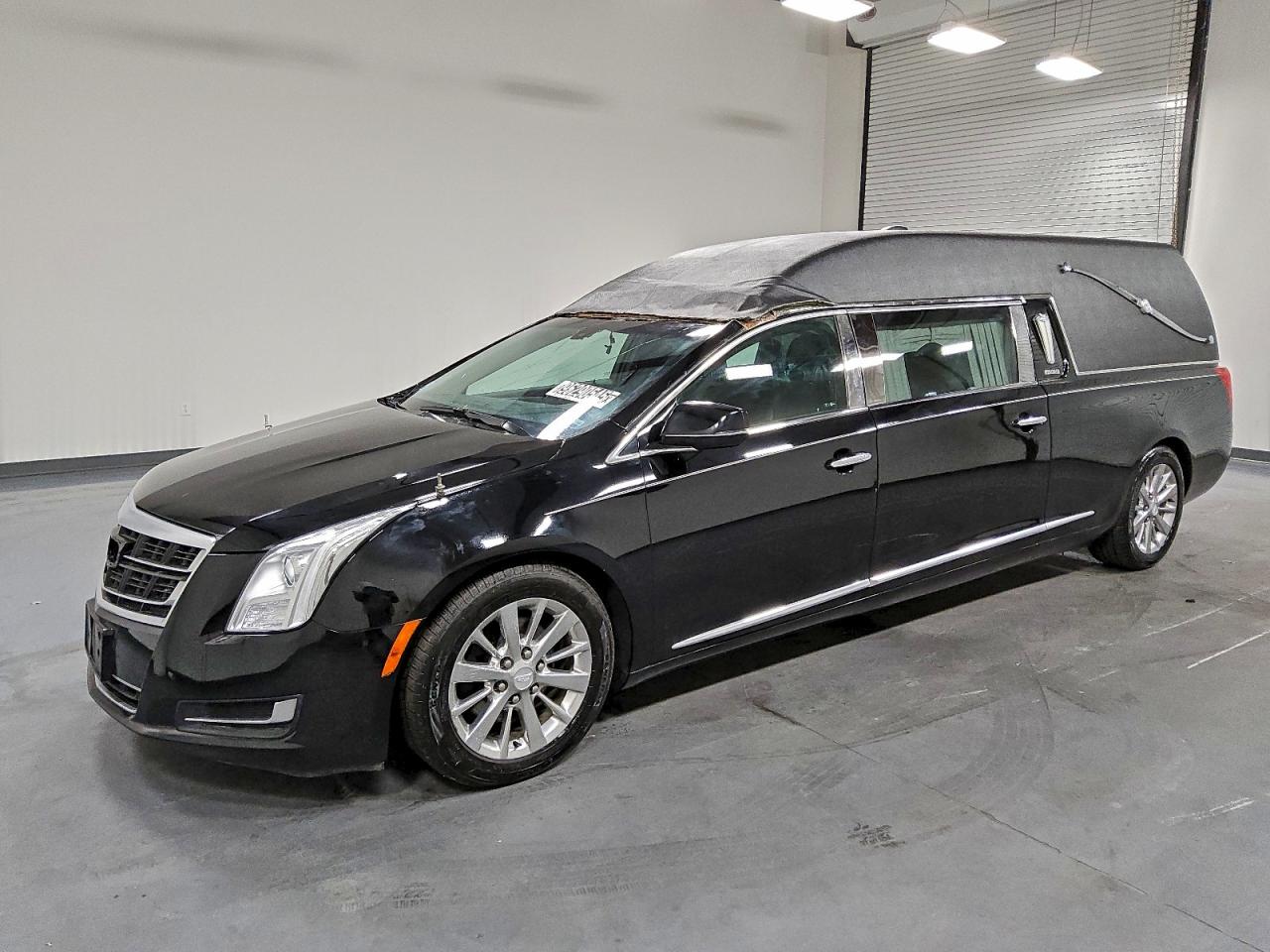 2017 Cadillac XTS Funeral Coach, VIN 2GEXG7U32H9500371 — Roof