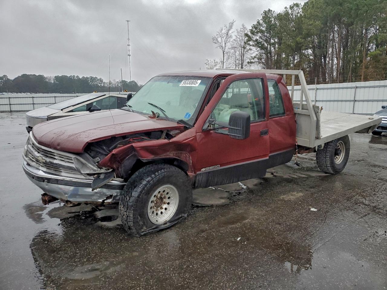 1998 Chevrolet Silverado 2500, VIN 1GCGK29R1WE190909 — Перед