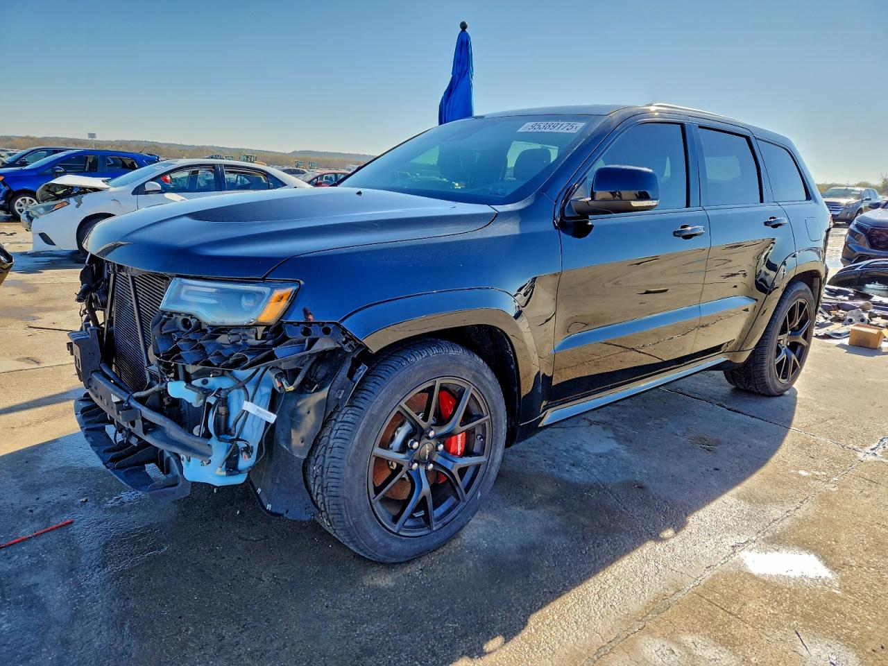 2019 Jeep Grand Cherokee SRT, VIN 1C4RJFDJ9KC557761 — Front end