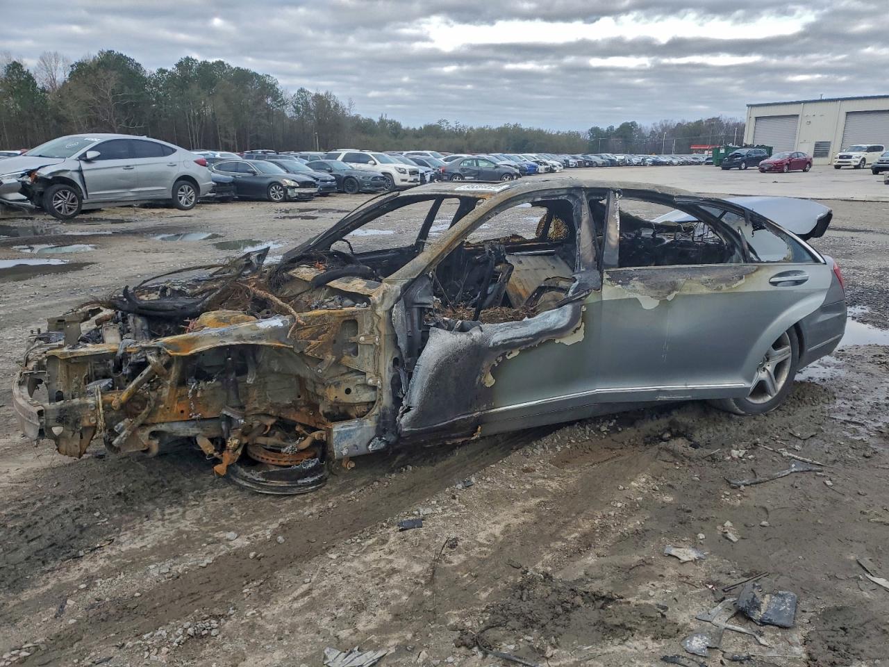 2010 Mercedes-Benz S 550, VIN WDDNG7BB7AA329501 — Engine fire
