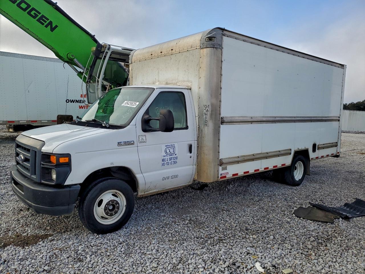 2016 Ford Econoline Commercial, VIN 1FDWE3FS5GDC34557 — Minor dents and scratches