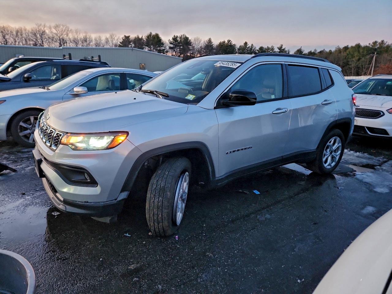 2025 Jeep Compass Latitude, VIN 3C4NJDBN0ST575675 — Side