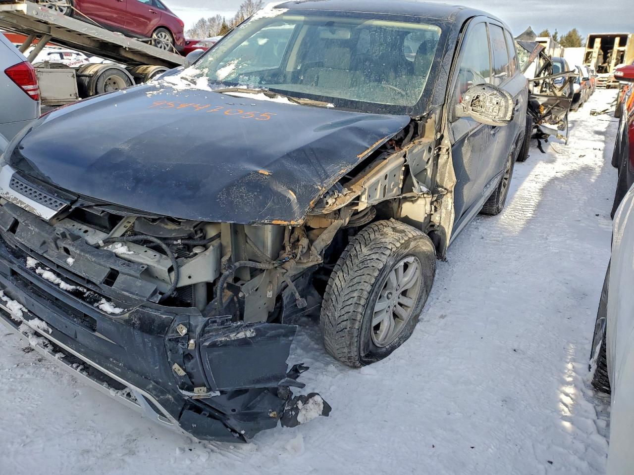 2020 Mitsubishi Outlander ES, VIN JA4AZ2A34LZ611609 — Front end