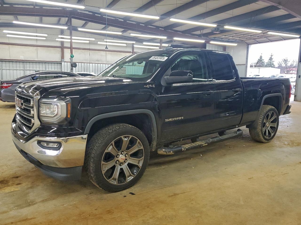 2018 GMC Sierra 1500 SLE, VIN 1GTV2MEC9JZ212760 — Side