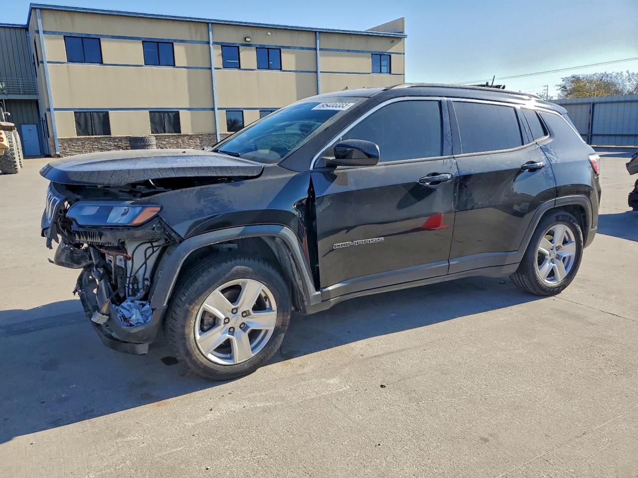 2022 Jeep Compass Latitude, VIN 3C4NJCBB6NT150515 — Front end