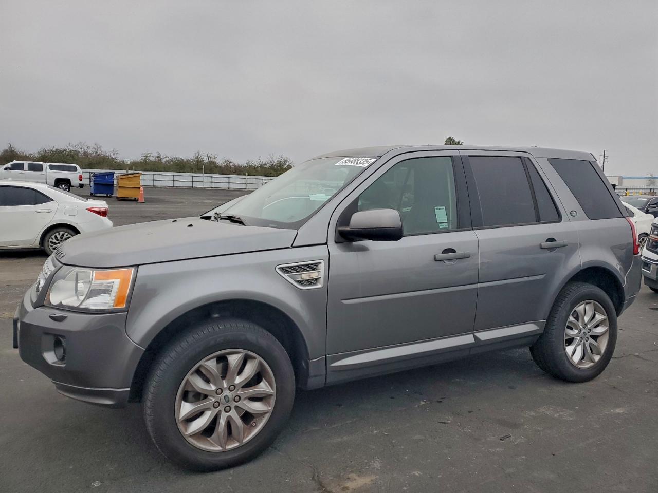 2011 Land Rover LR2 HSE, VIN SALFR2BN1BH241857 — Minor dents and scratches