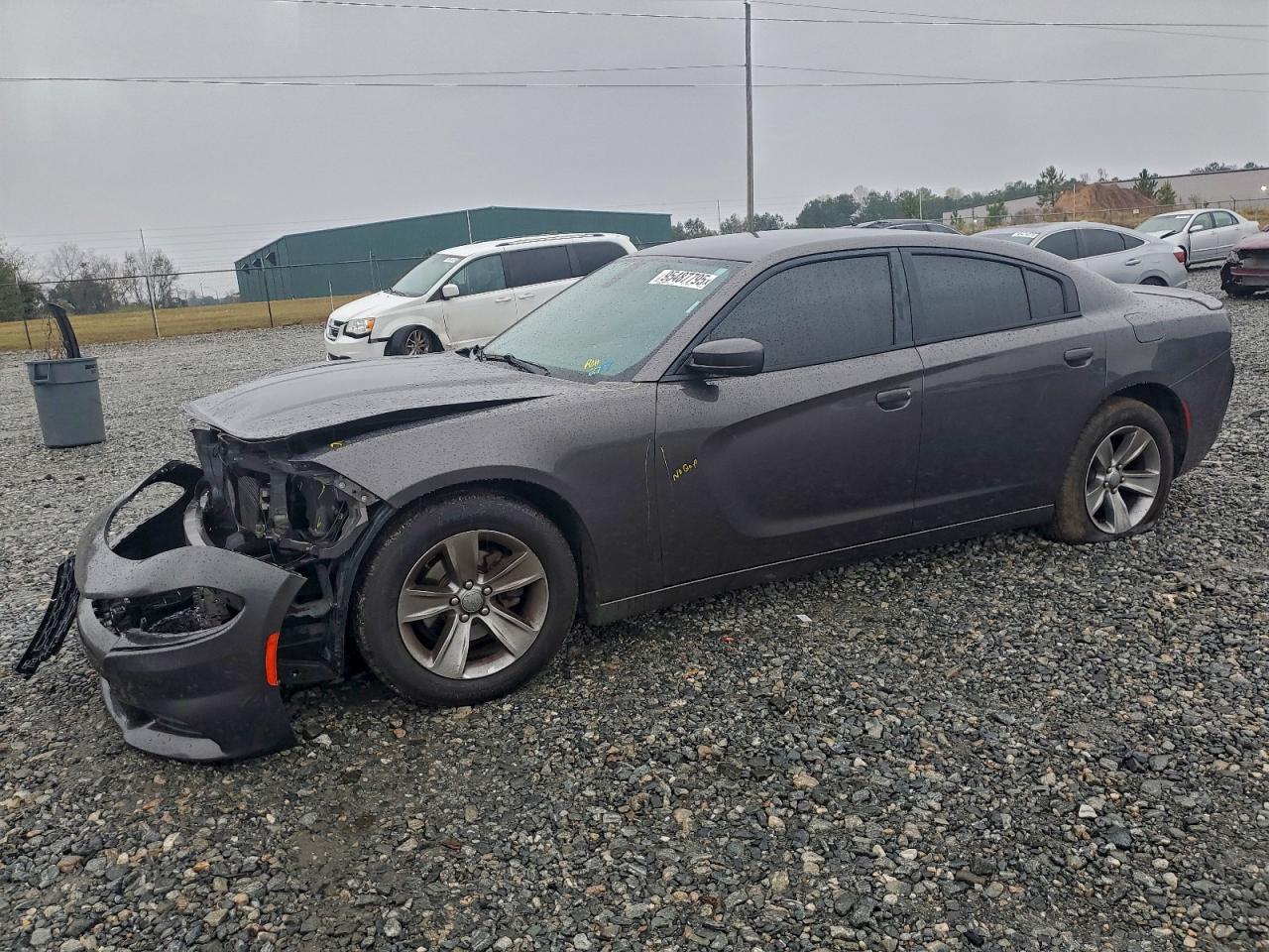 2015 Dodge Charger SE, VIN 2C3CDXBG4FH897370 — Front end