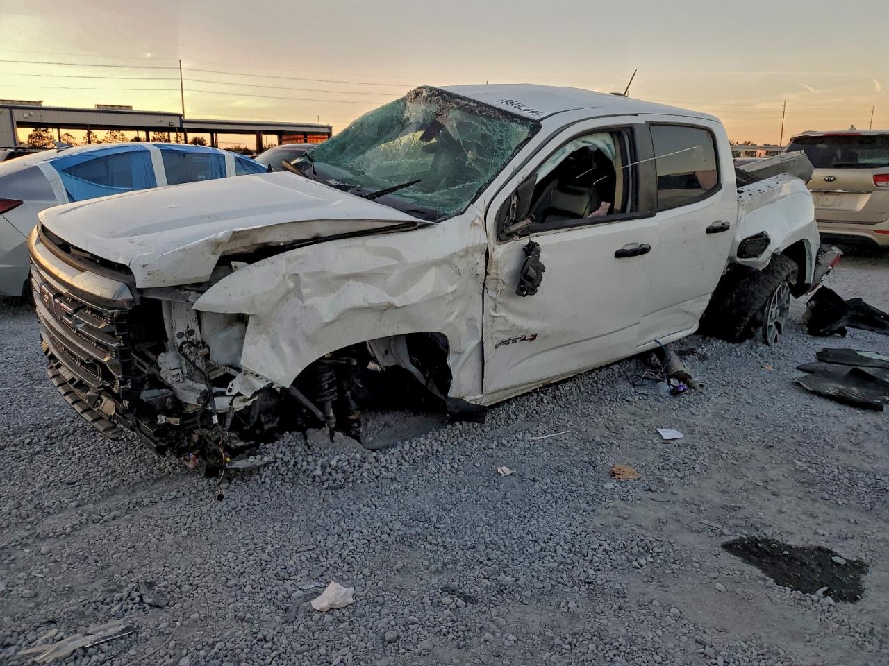 2022 GMC Canyon 4WD AT4, VIN 1GTG6FEN2N1289095 — Rollover