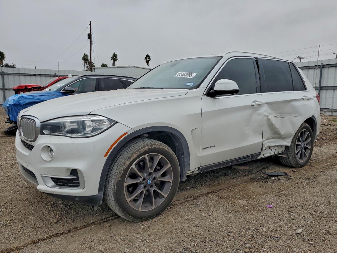 2018 BMW X5 sDrive35i, VIN 5UXKR2C52J0X08851 — Side