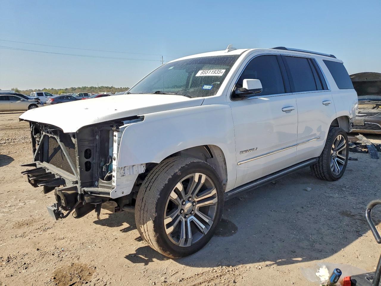 2018 GMC Yukon Denali, VIN 1GKS2CKJ2JR289636 — Front end
