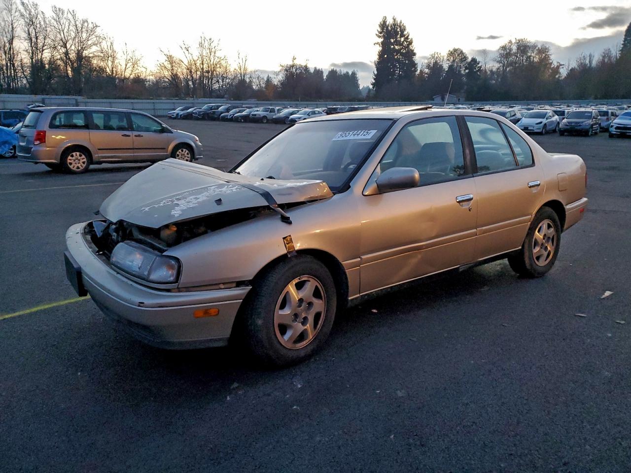 1995 Infiniti G20, VIN JNKCP01D3ST520980 — Front end