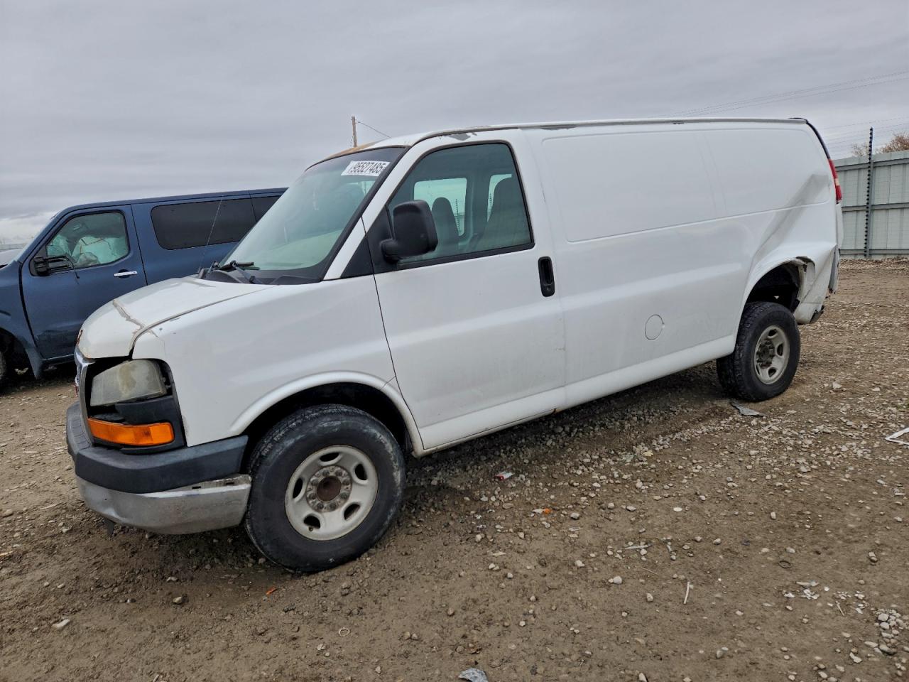 2008 GMC Savana, VIN 1GTGG25K281100333 — Rear end