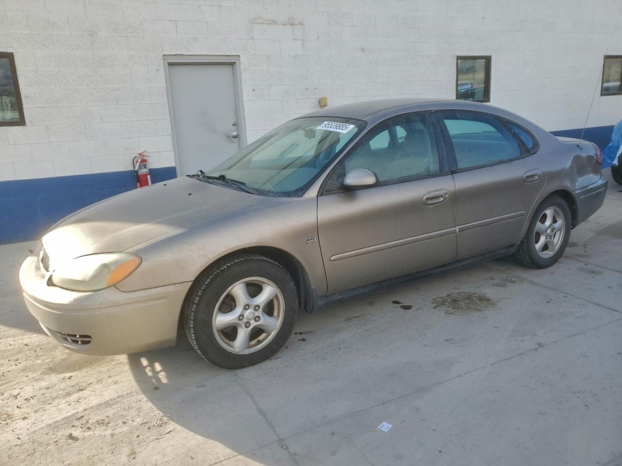 2004 Ford Taurus SES, VIN 1FAFP55S14G118817 — Front end