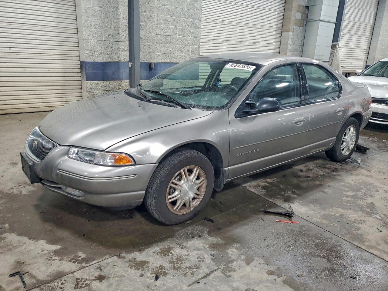 1998 Chrysler Cirrus LXi, VIN 1C3EJ56H5WN294900 — Side