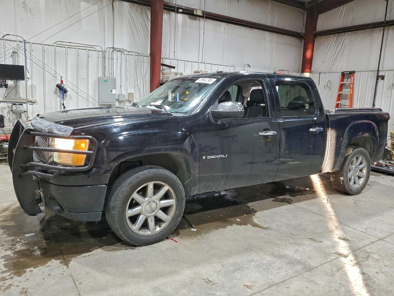 2008 GMC Sierra Denali, VIN 2GTEK638X81245392 — Rear end