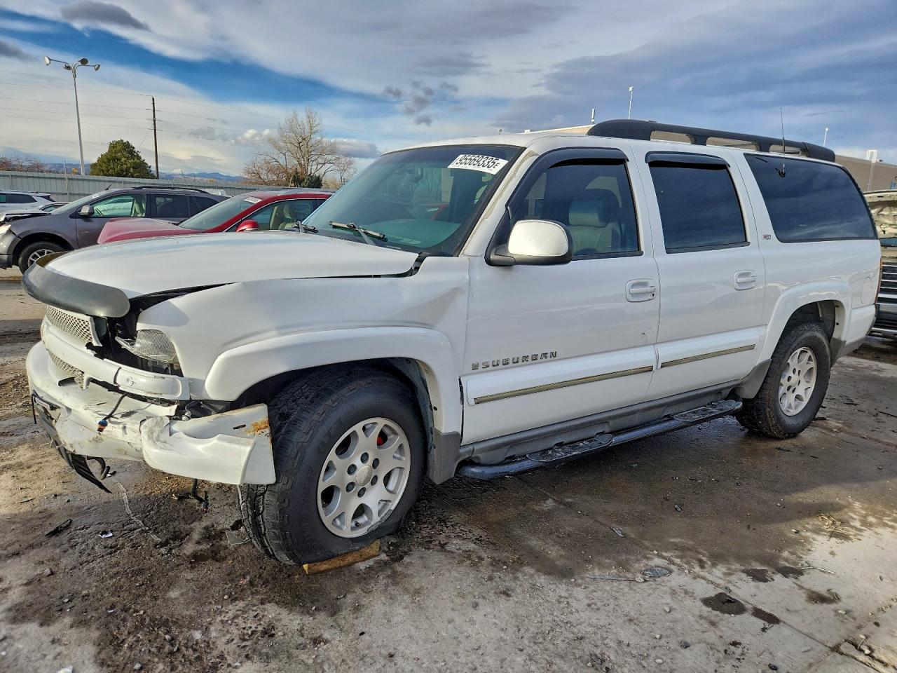 2001 Chevrolet Suburban LT, VIN 3GNFK16T61G223949 — Front end