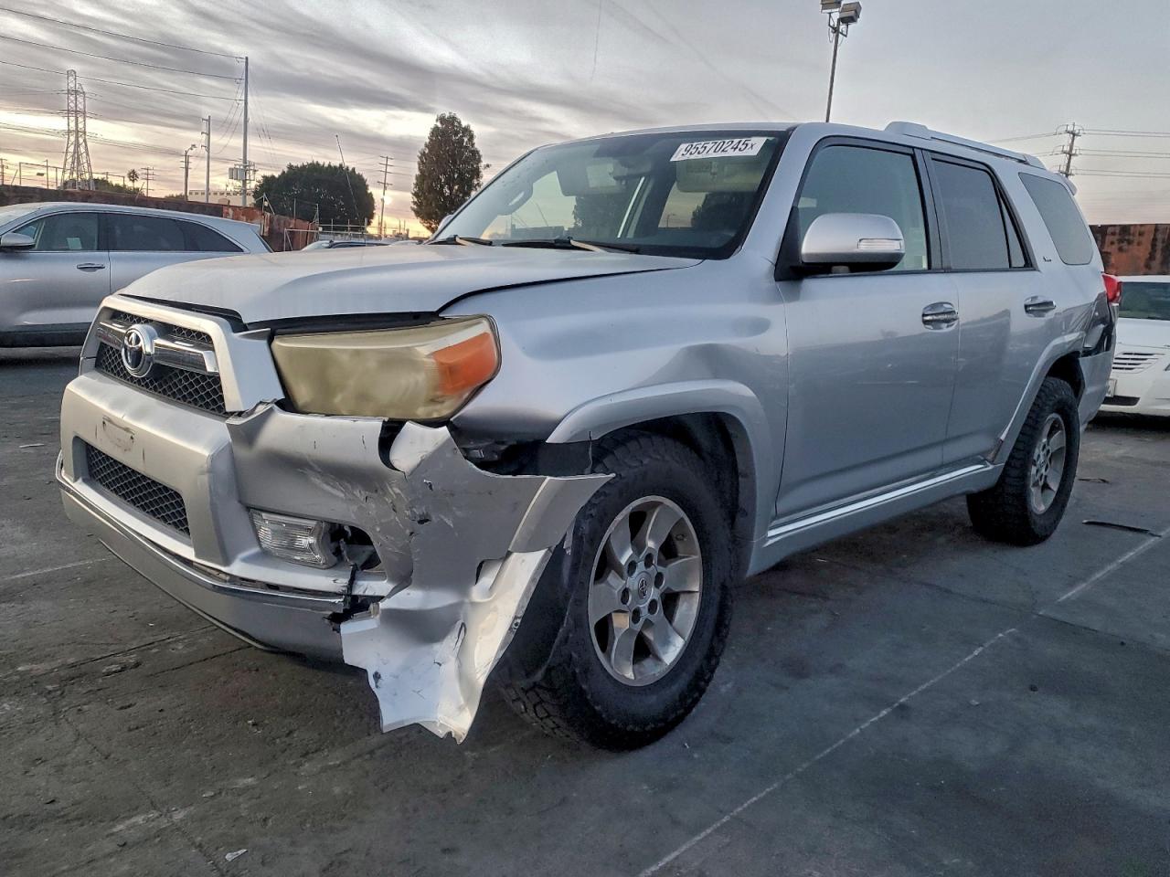 2010 Toyota 4Runner SR5, VIN JTEZU5JR6A5011607 — Front end