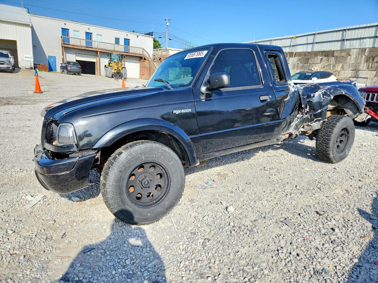 2003 Ford Ranger XL Fleet, VIN 1FTZR45E33TA21808 — Front end