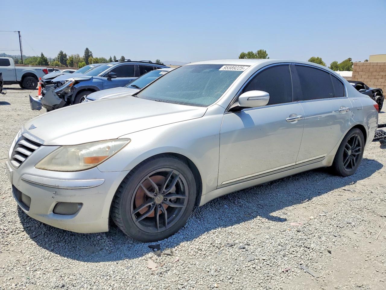 2011 Hyundai Genesis, VIN KMHGC4DF9BU127400 — Minor dents and scratches