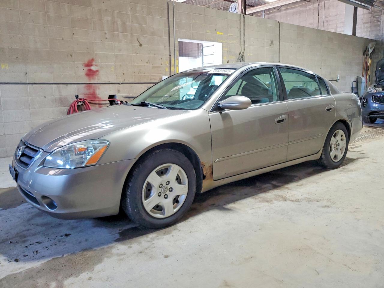 2002 Nissan Altima S, VIN 1N4AL11D22C184531 — Undercarriage