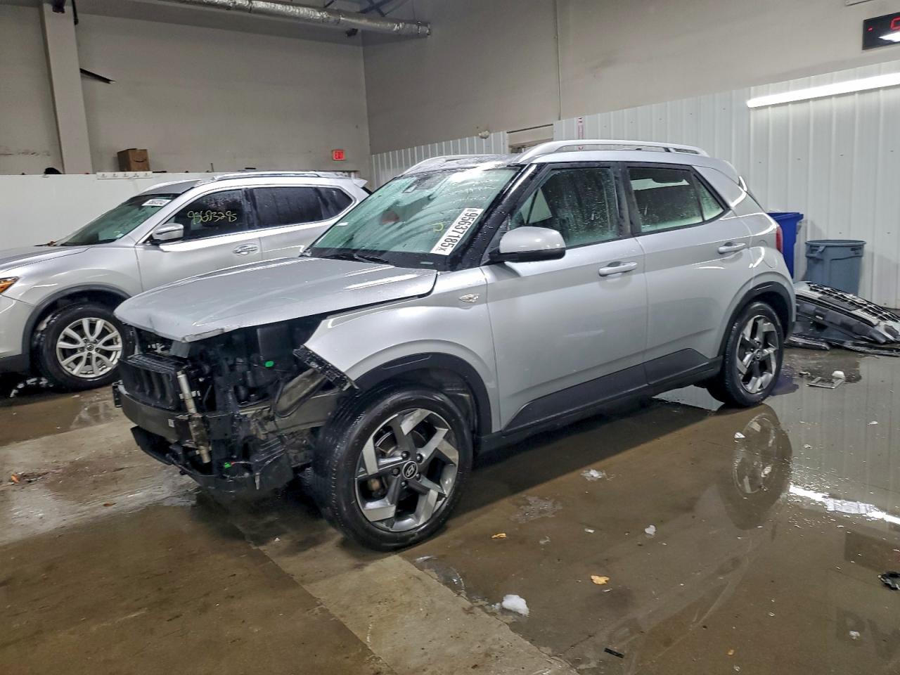 2022 Hyundai Venue SEL, VIN KMHRC8A33NU149343 — Front end