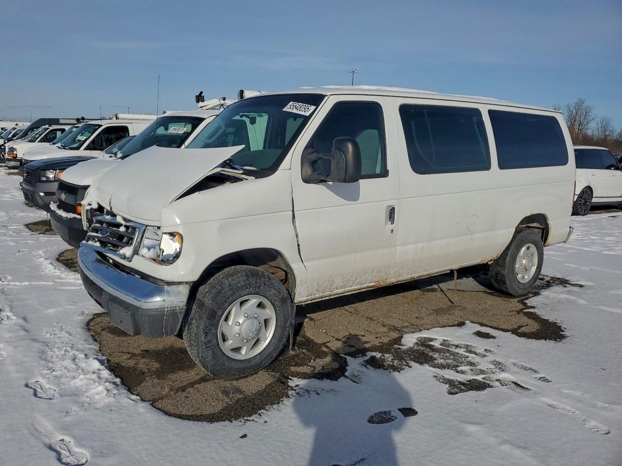 2006 Ford Econoline Wagon XL, VIN 1FBNE31S06HA36147 — Front end