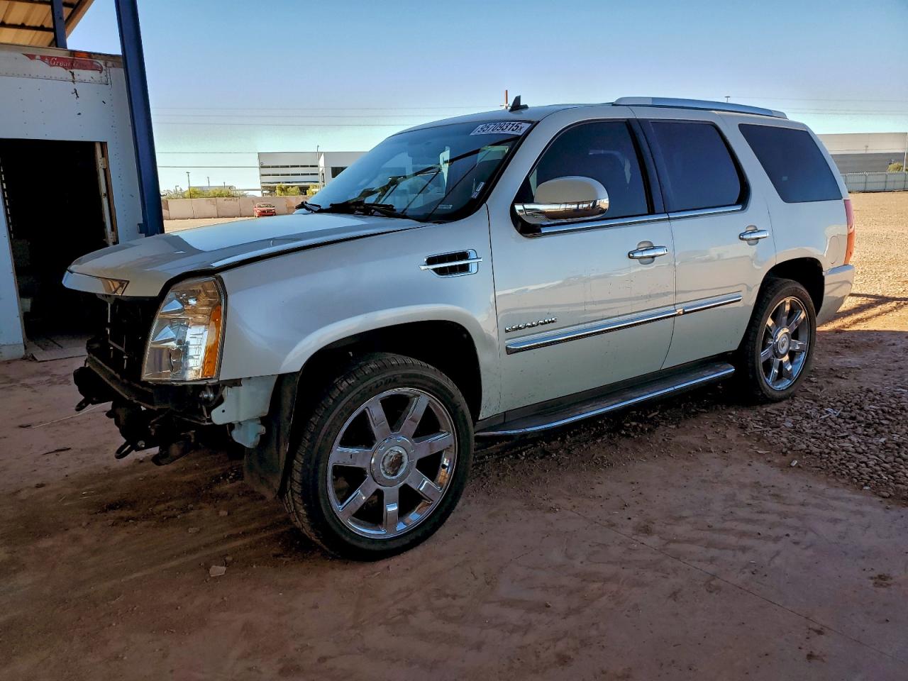 2014 Cadillac Escalade Luxury, VIN 1GYS3BEF7ER245500 — Front end