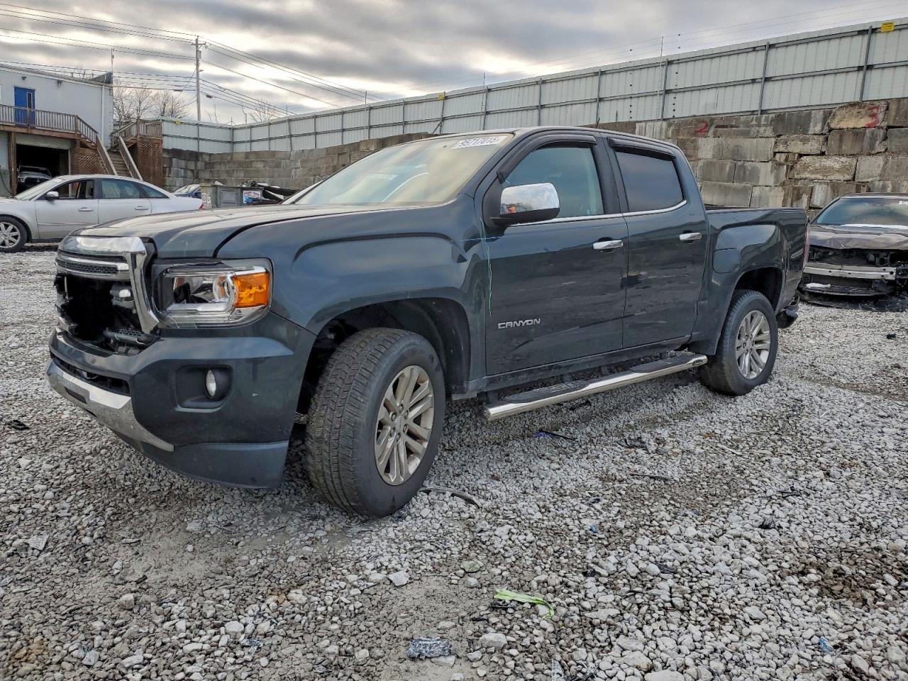 2018 GMC Canyon 2WD SLT, VIN 1GTG5DEN4J1105762 — Rear end