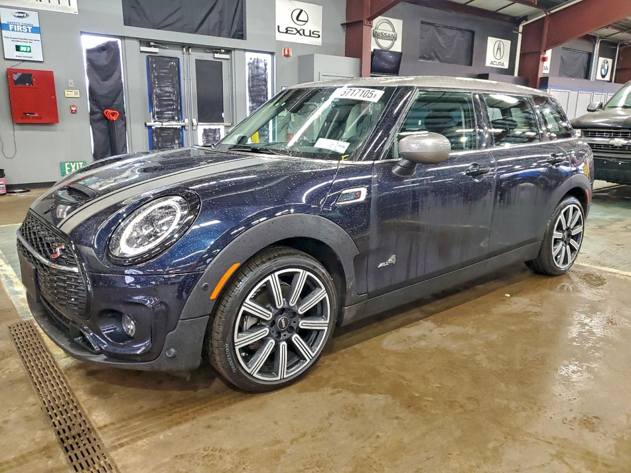 2022 MINI Clubman Cooper S, VIN WMWXJ1C06N2R06515 — Перед
