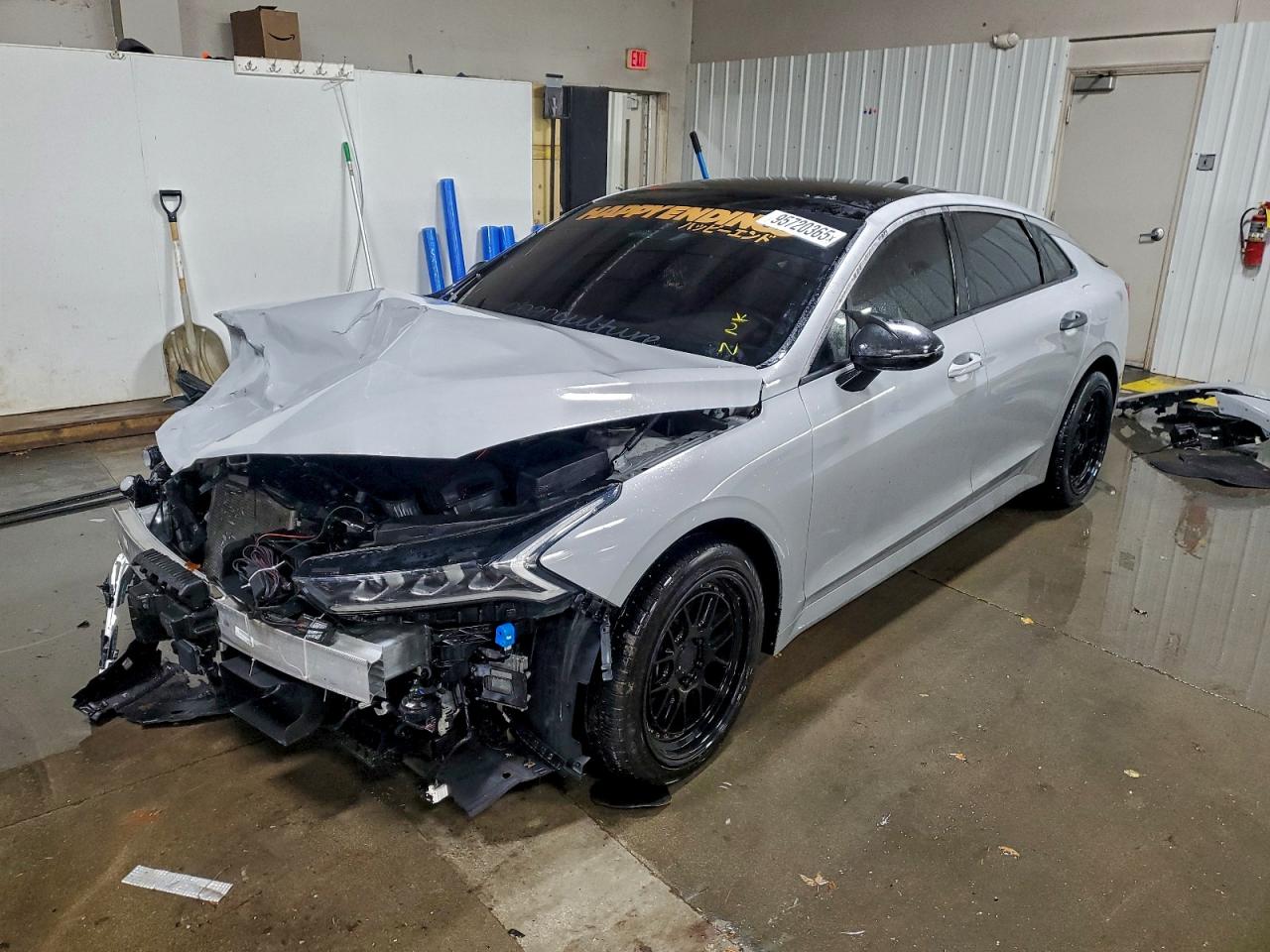 2022 Kia K5 GT-Line, VIN 5XXG64J28NG157673 — Front end