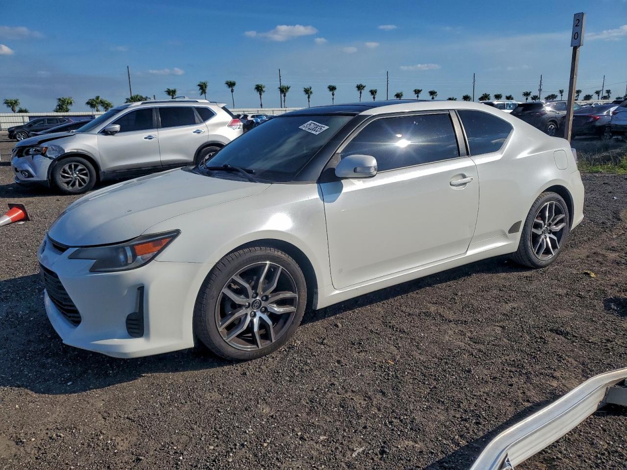 2015 Scion tC, VIN JTKJF5C76FJ013209 — Normal wear