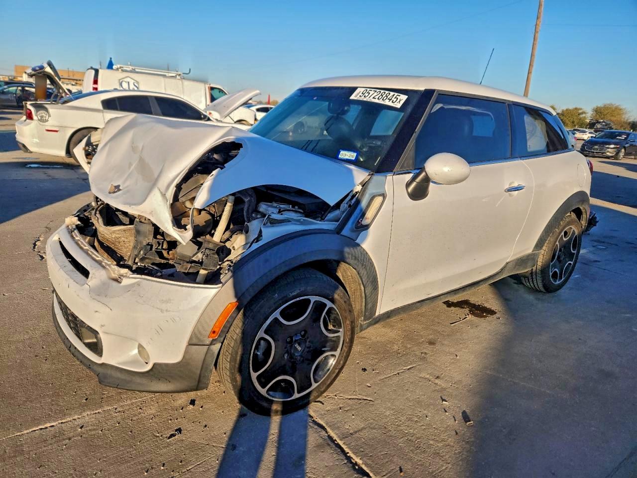 2014 MINI Paceman S, VIN WMWSS5C54EWN67272 — Front end